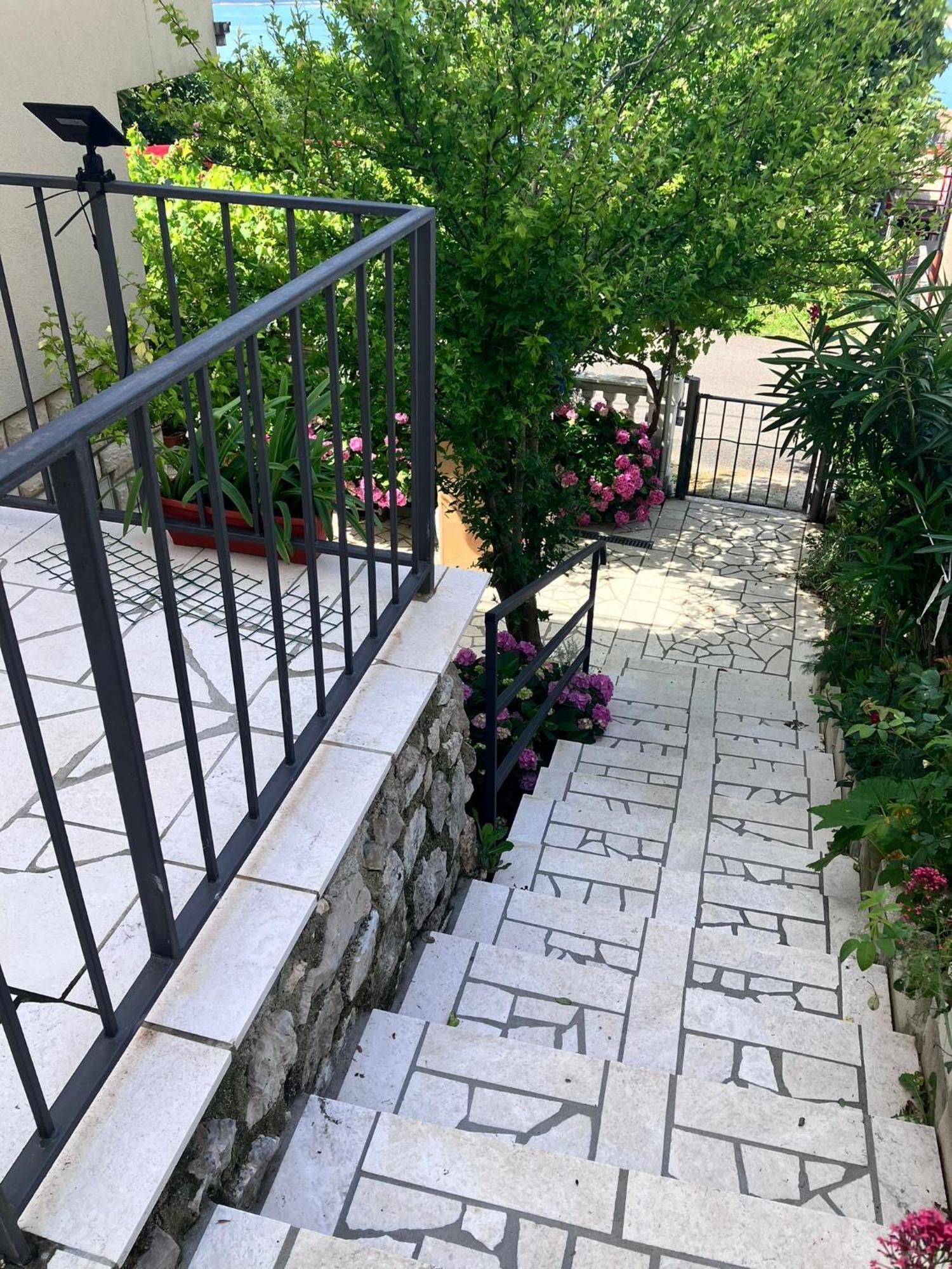 App Tony Apartman Dramalj Kültér fotó